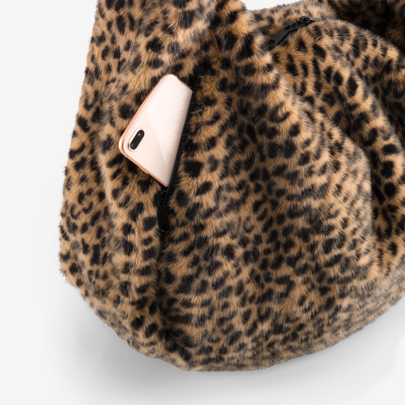 moonbag leo fake fur - Image 6